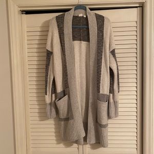 • GAP Grey Sweater •